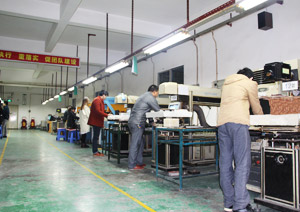 羞羞影院激光深圳公司一激光刻字加工車間 羞羞影院(hǎi)激光深圳公司一(yī)激光刻字加(jiā)工(gōng)車間